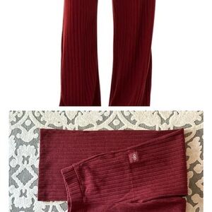 ALO Yoga Ribbed Lounge Pants in Deep maroon